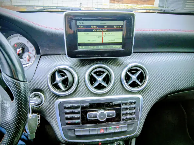 MERCEDES-BENZ A 180 PAKIET AMG