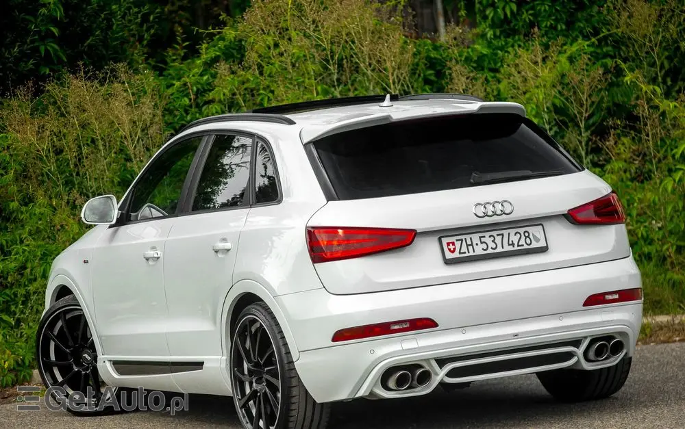 AUDI Q3 