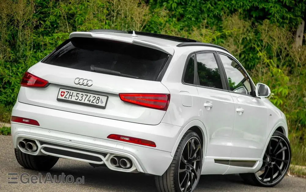 AUDI Q3 