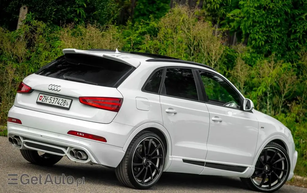 AUDI Q3 