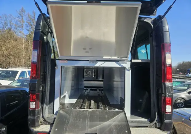 RENAULT Trafic 2.0 dCi Escapade EDC