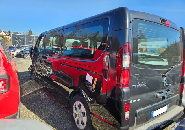 RENAULT Trafic 2.0 dCi Escapade EDC