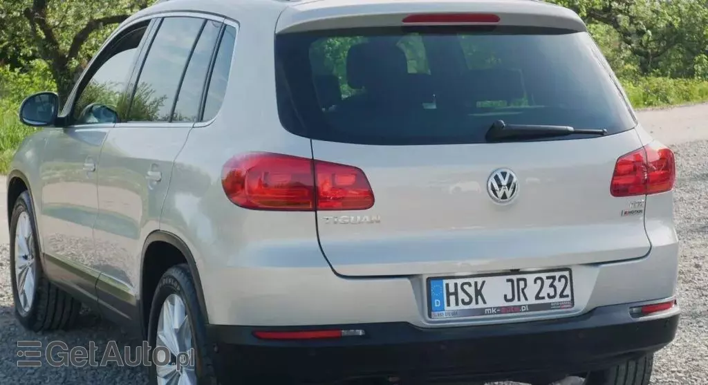 VOLKSWAGEN Tiguan 