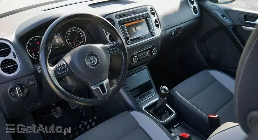 VOLKSWAGEN Tiguan 