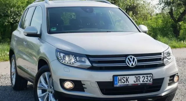 VOLKSWAGEN Tiguan 