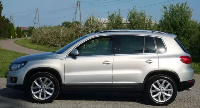 VOLKSWAGEN Tiguan 