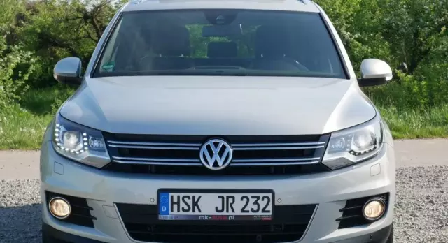 VOLKSWAGEN Tiguan 