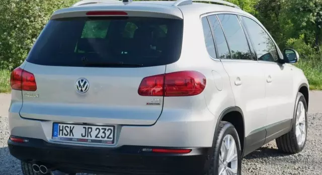 VOLKSWAGEN Tiguan 