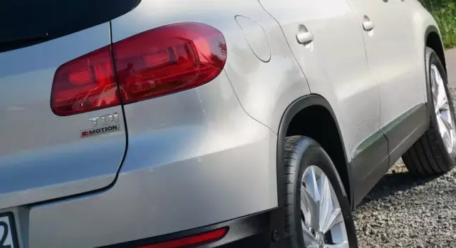 VOLKSWAGEN Tiguan 