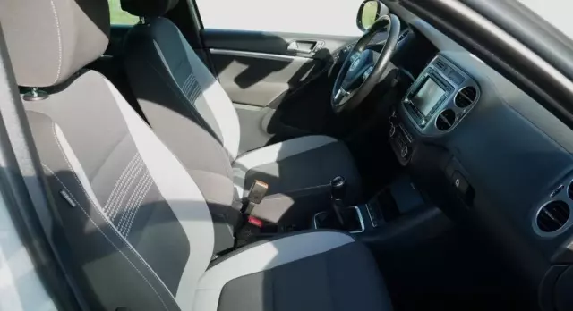 VOLKSWAGEN Tiguan 