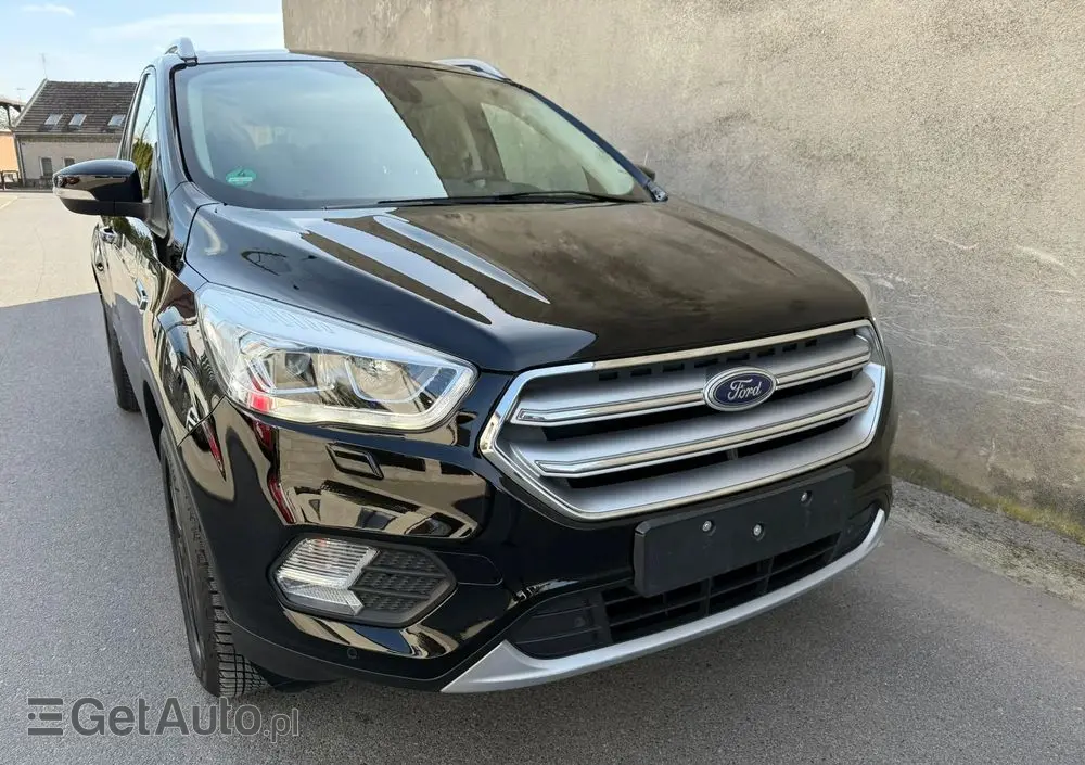 FORD Kuga 1.5 EcoBoost 2x4 Titanium