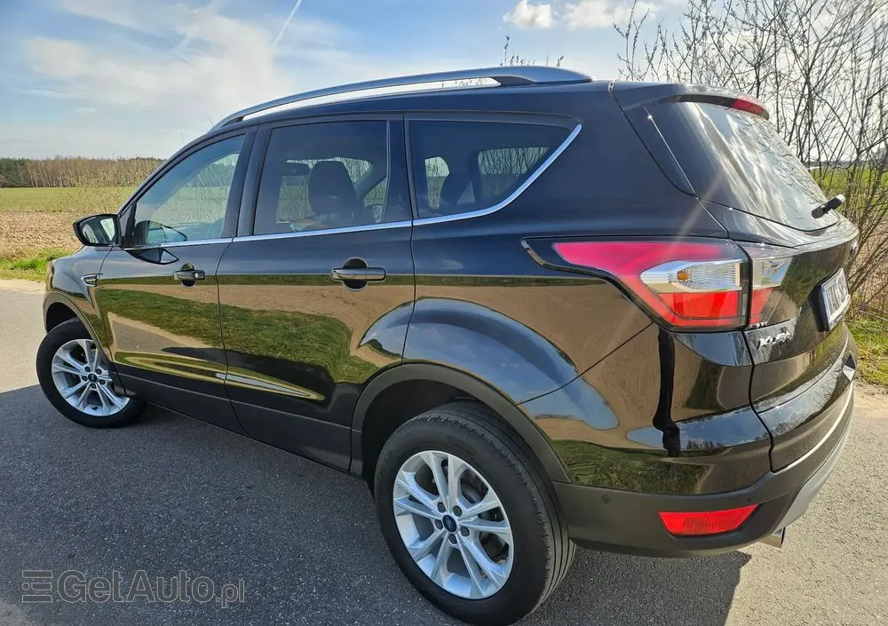 FORD Kuga 1.5 EcoBoost 2x4 Titanium