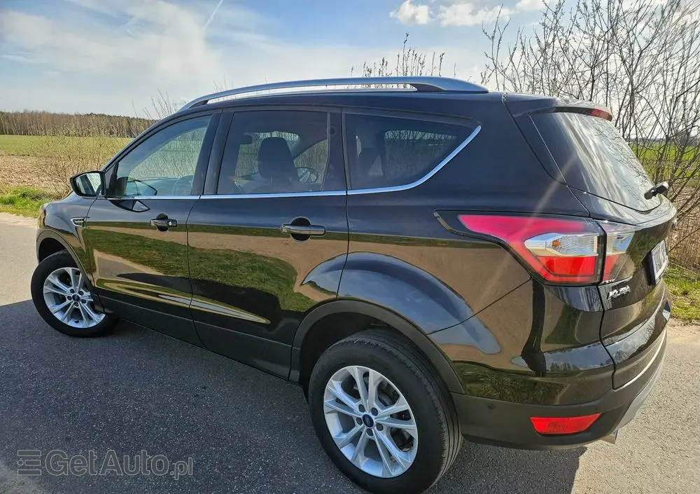 FORD Kuga 1.5 EcoBoost 2x4 Titanium