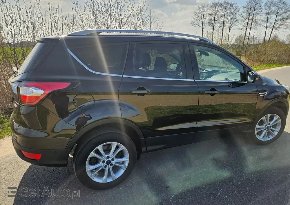 FORD Kuga 1.5 EcoBoost 2x4 Titanium