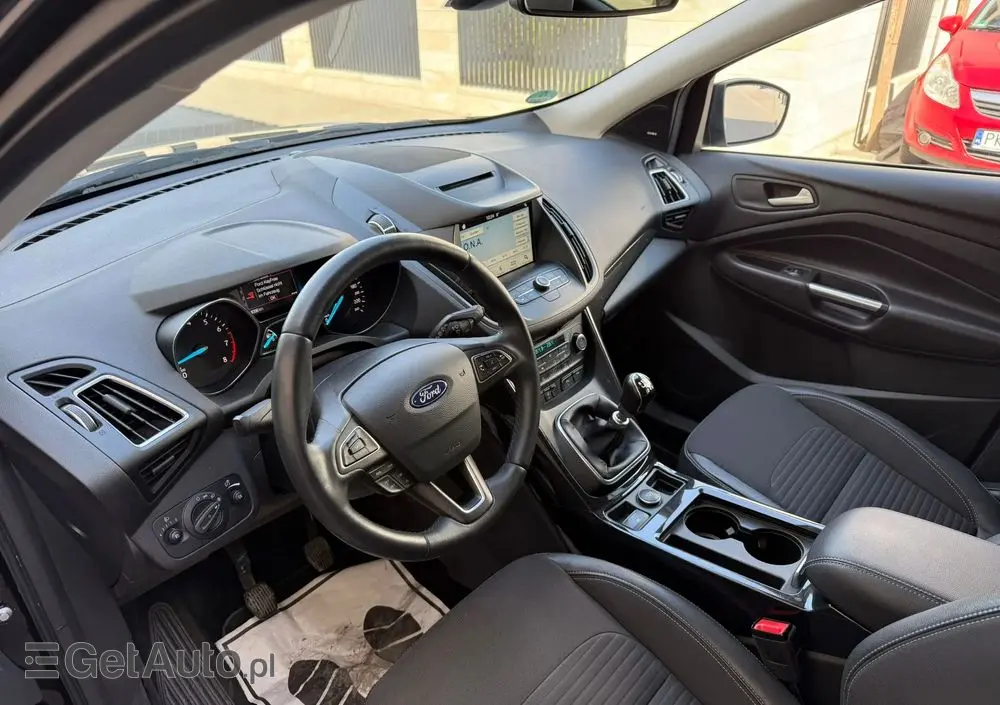 FORD Kuga 1.5 EcoBoost 2x4 Titanium