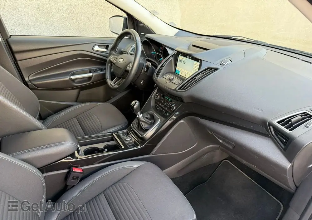 FORD Kuga 1.5 EcoBoost 2x4 Titanium