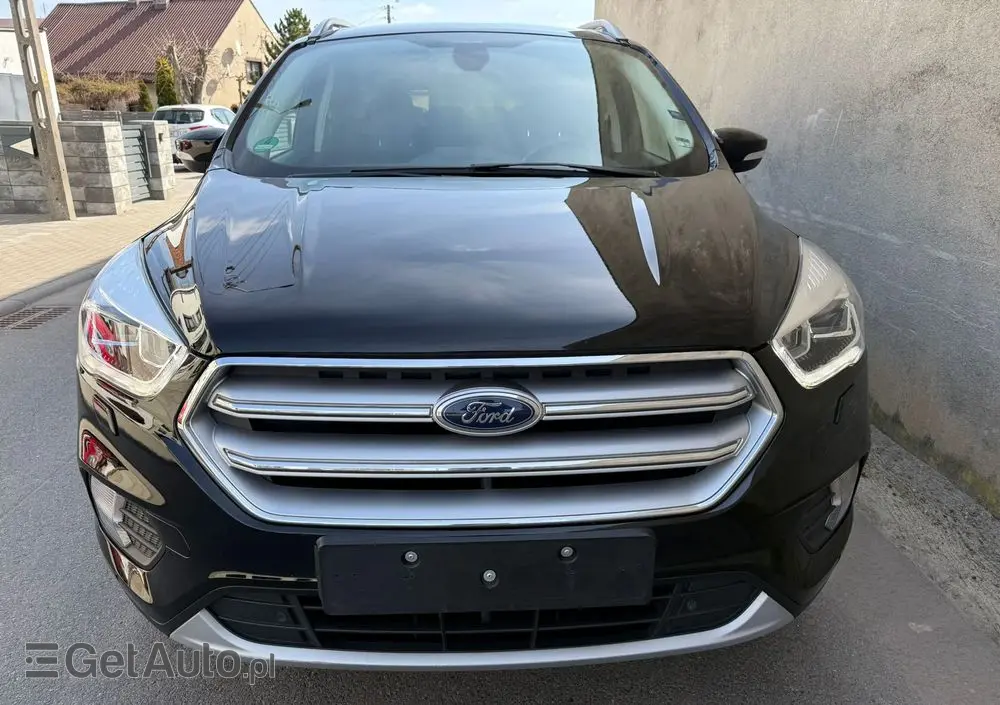 FORD Kuga 1.5 EcoBoost 2x4 Titanium