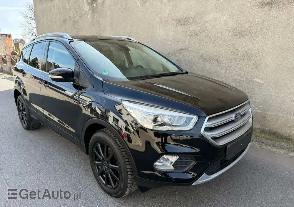 FORD Kuga 1.5 EcoBoost 2x4 Titanium