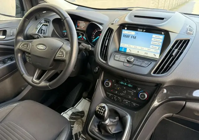 FORD Kuga 1.5 EcoBoost 2x4 Titanium