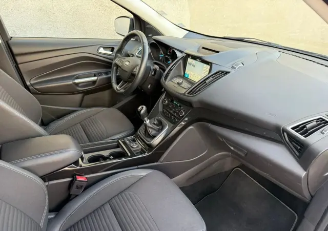 FORD Kuga 1.5 EcoBoost 2x4 Titanium