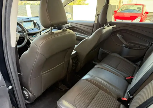 FORD Kuga 1.5 EcoBoost 2x4 Titanium