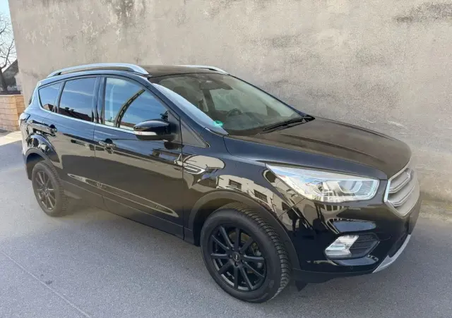 FORD Kuga 1.5 EcoBoost 2x4 Titanium