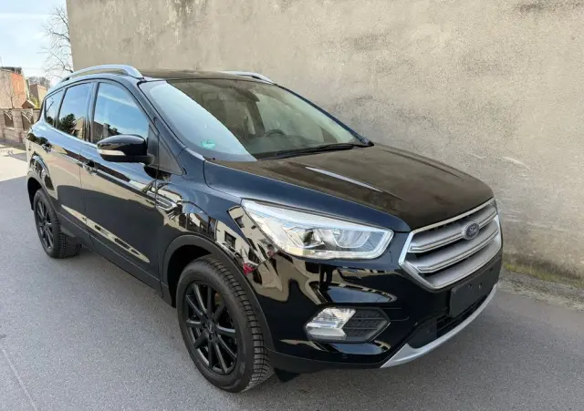 FORD Kuga 1.5 EcoBoost 2x4 Titanium