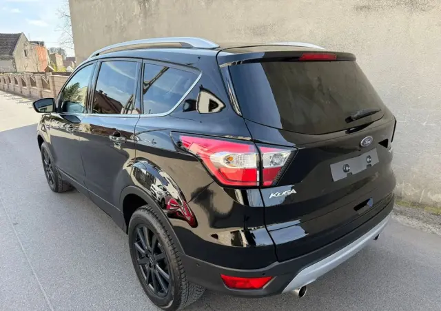 FORD Kuga 1.5 EcoBoost 2x4 Titanium