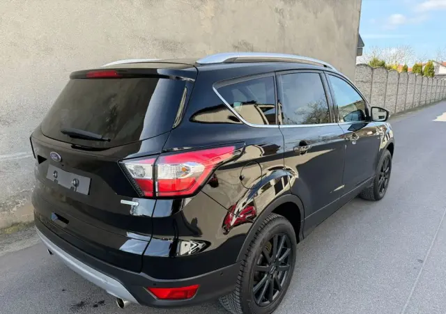 FORD Kuga 1.5 EcoBoost 2x4 Titanium