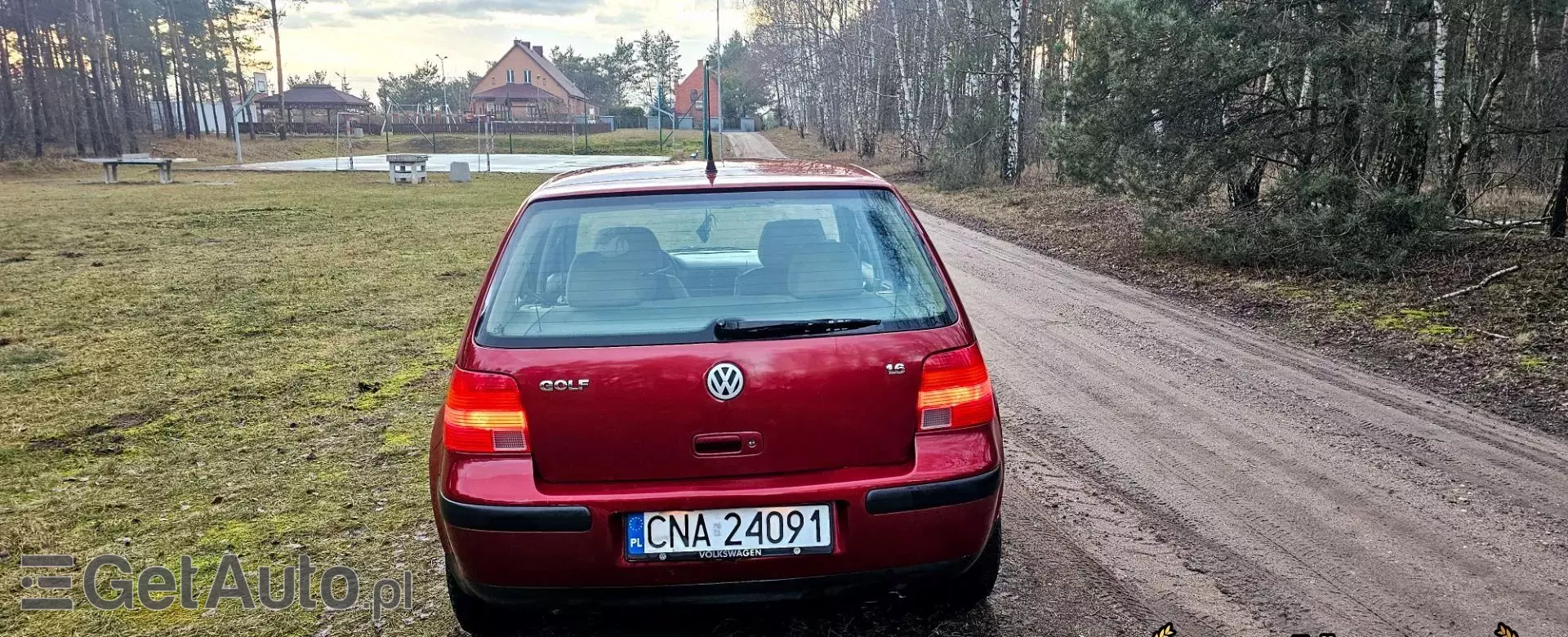 VOLKSWAGEN Golf 