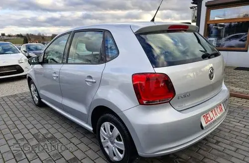 VOLKSWAGEN Polo 