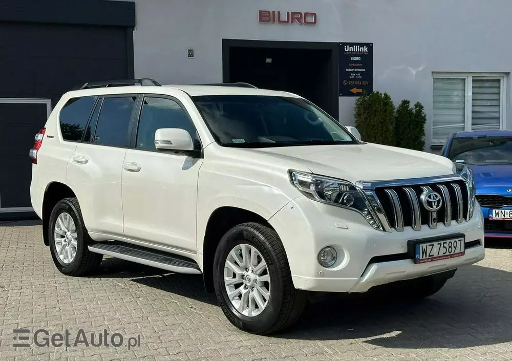 TOYOTA Land Cruiser LC 3.0 D-4D Invincible