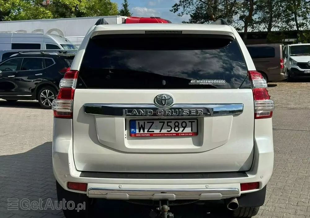 TOYOTA Land Cruiser LC 3.0 D-4D Invincible