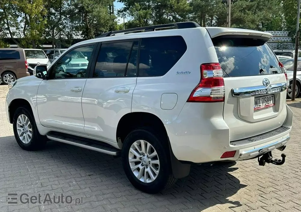 TOYOTA Land Cruiser LC 3.0 D-4D Invincible