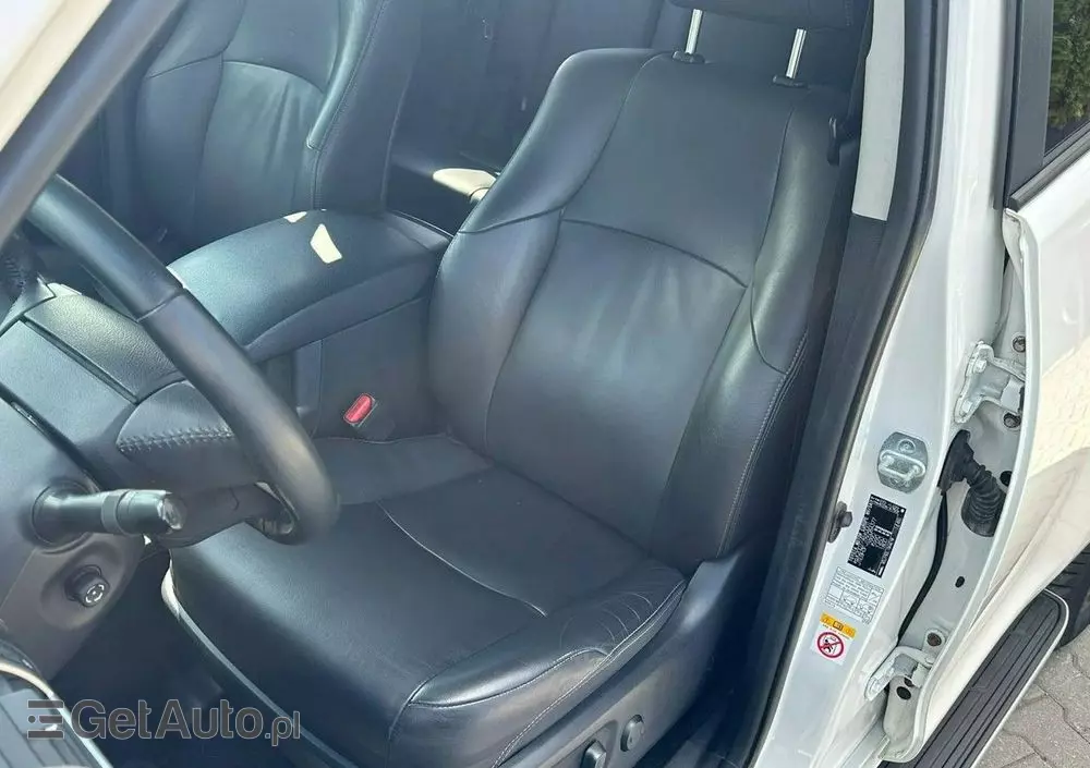 TOYOTA Land Cruiser LC 3.0 D-4D Invincible