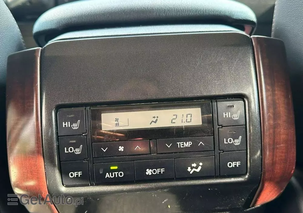 TOYOTA Land Cruiser LC 3.0 D-4D Invincible