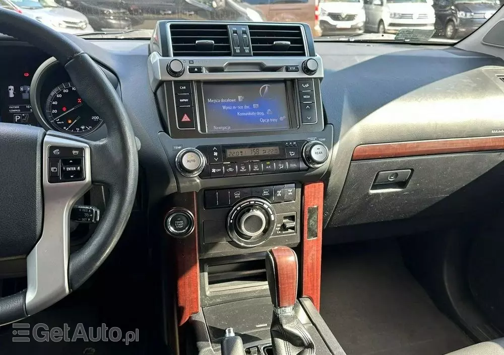 TOYOTA Land Cruiser LC 3.0 D-4D Invincible