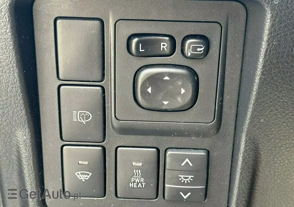 TOYOTA Land Cruiser LC 3.0 D-4D Invincible