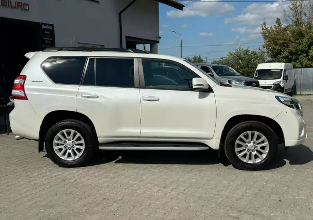 TOYOTA Land Cruiser LC 3.0 D-4D Invincible