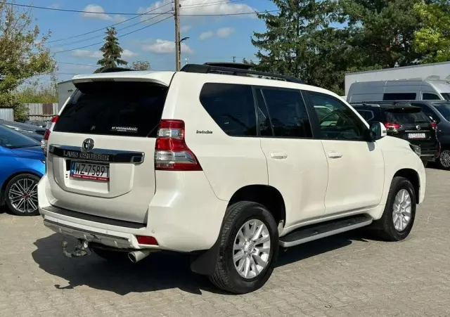 TOYOTA Land Cruiser LC 3.0 D-4D Invincible