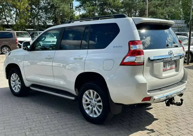 TOYOTA Land Cruiser LC 3.0 D-4D Invincible