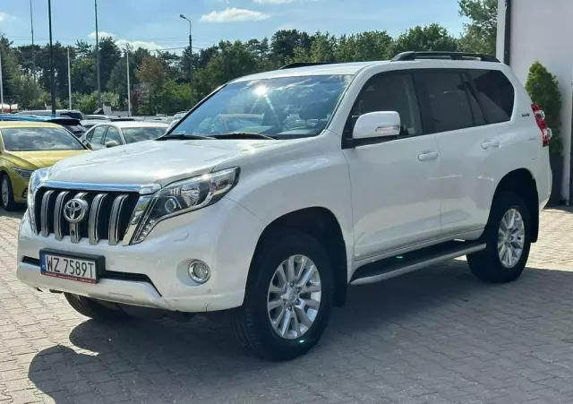 TOYOTA Land Cruiser LC 3.0 D-4D Invincible