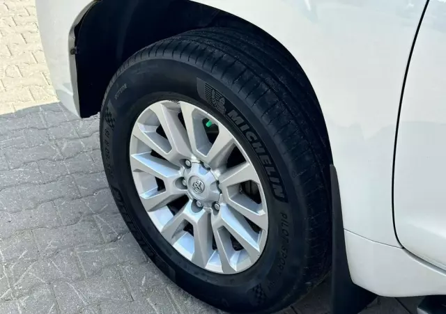 TOYOTA Land Cruiser LC 3.0 D-4D Invincible