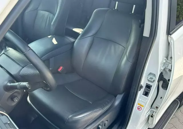 TOYOTA Land Cruiser LC 3.0 D-4D Invincible