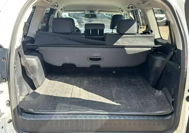 TOYOTA Land Cruiser LC 3.0 D-4D Invincible