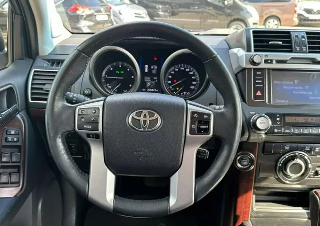 TOYOTA Land Cruiser LC 3.0 D-4D Invincible