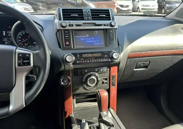 TOYOTA Land Cruiser LC 3.0 D-4D Invincible