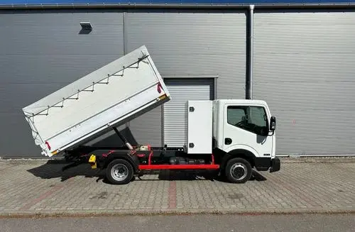 NISSAN Cabstar 