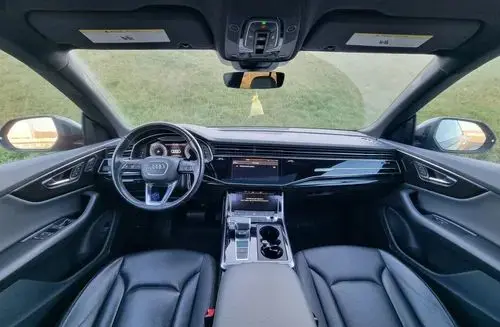 AUDI Q8 