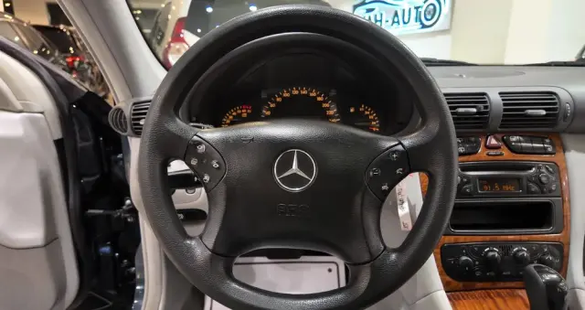 MERCEDES-BENZ Klasa C 180 Kompressor Automatik Avantgarde